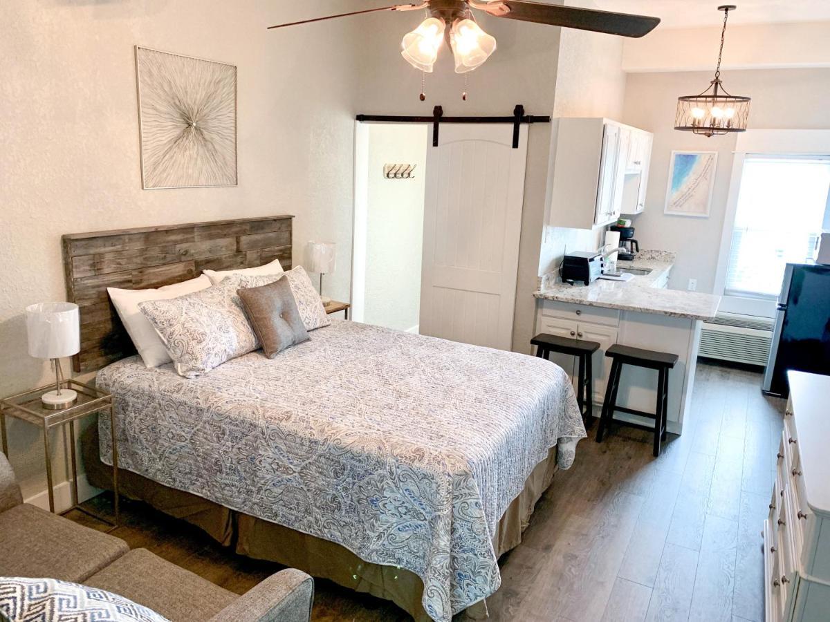 Budget Friendly Condo Within Walking Distance To The Beach! Gulf Shores Exterior photo
