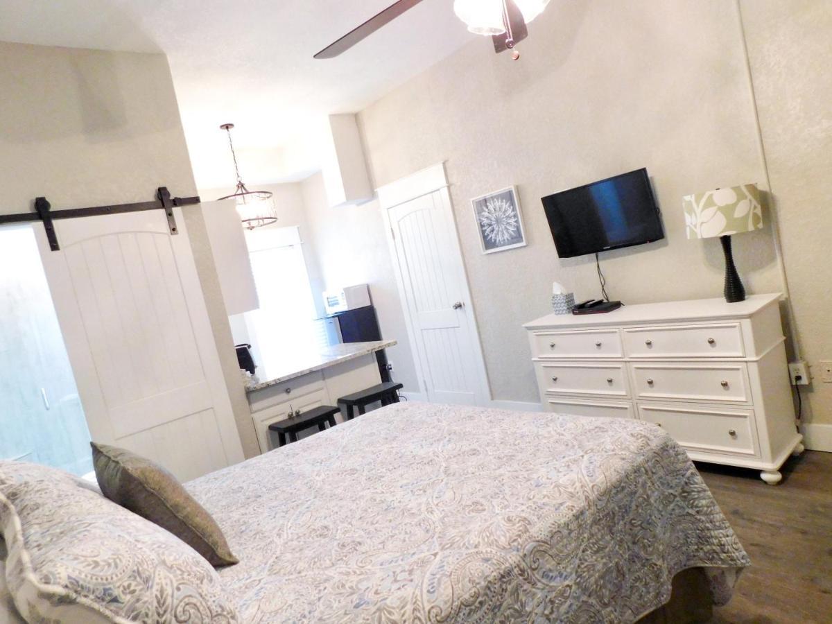 Budget Friendly Condo Within Walking Distance To The Beach! Gulf Shores Exterior photo