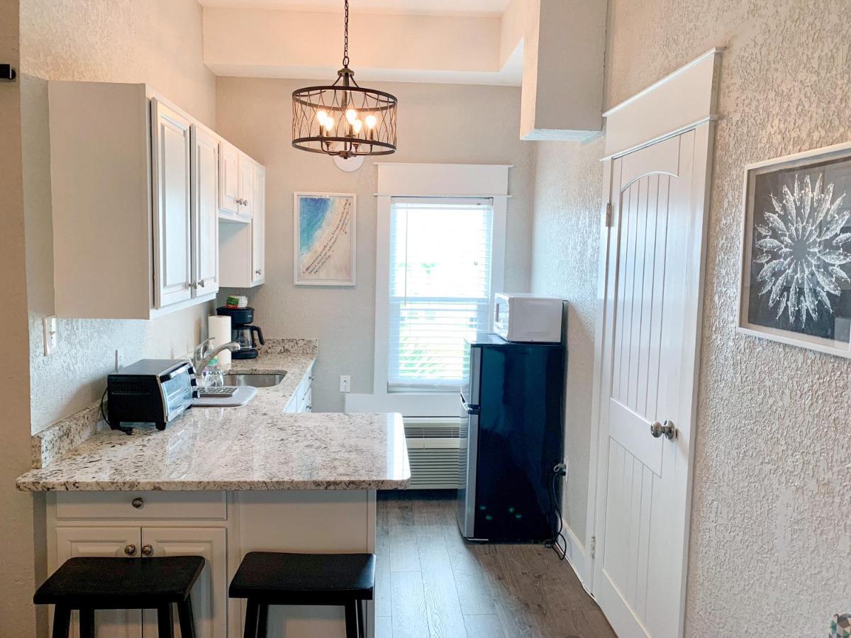 Budget Friendly Condo Within Walking Distance To The Beach! Gulf Shores Exterior photo